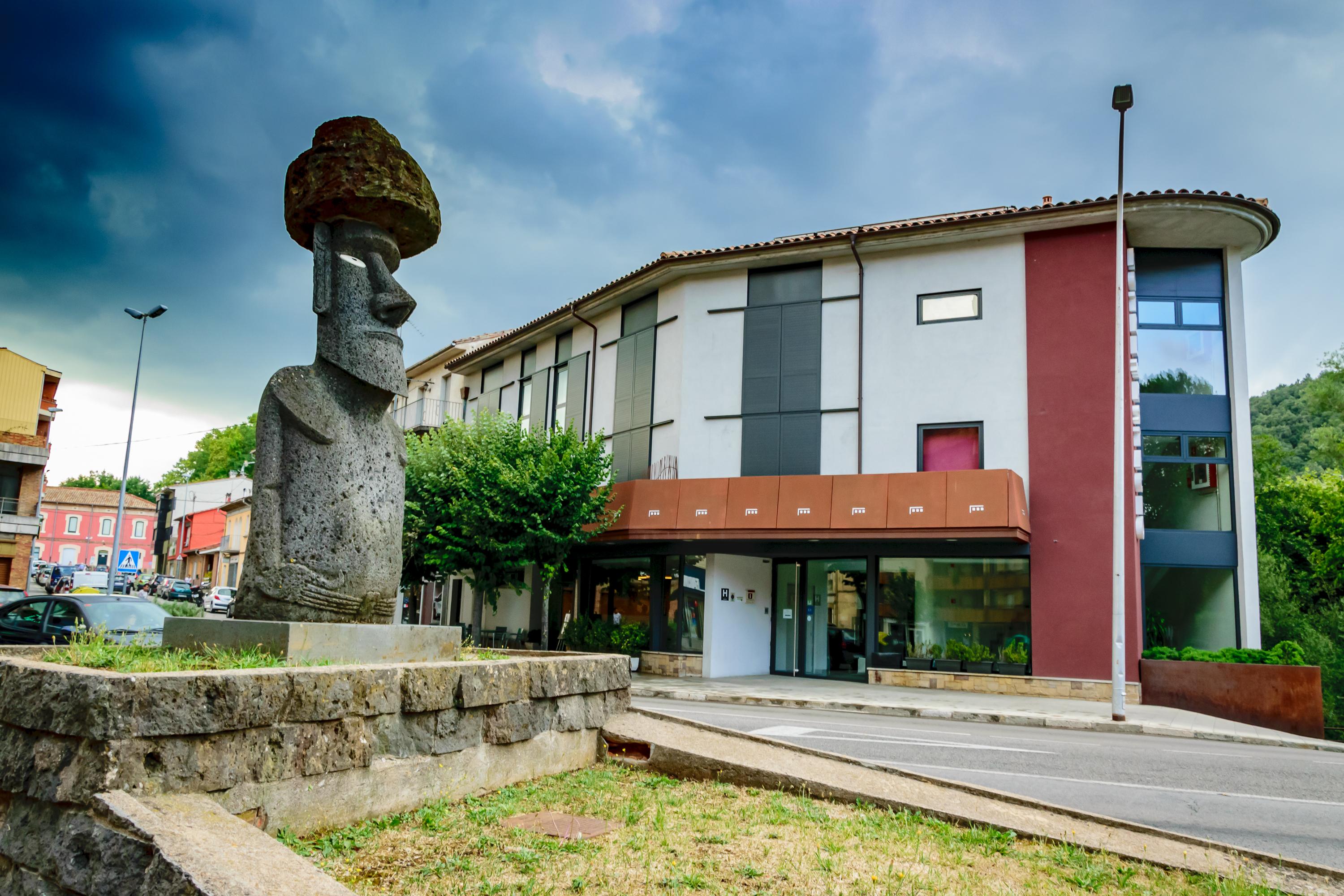 Hotel Estacio (Adults Only) Olot Luaran gambar