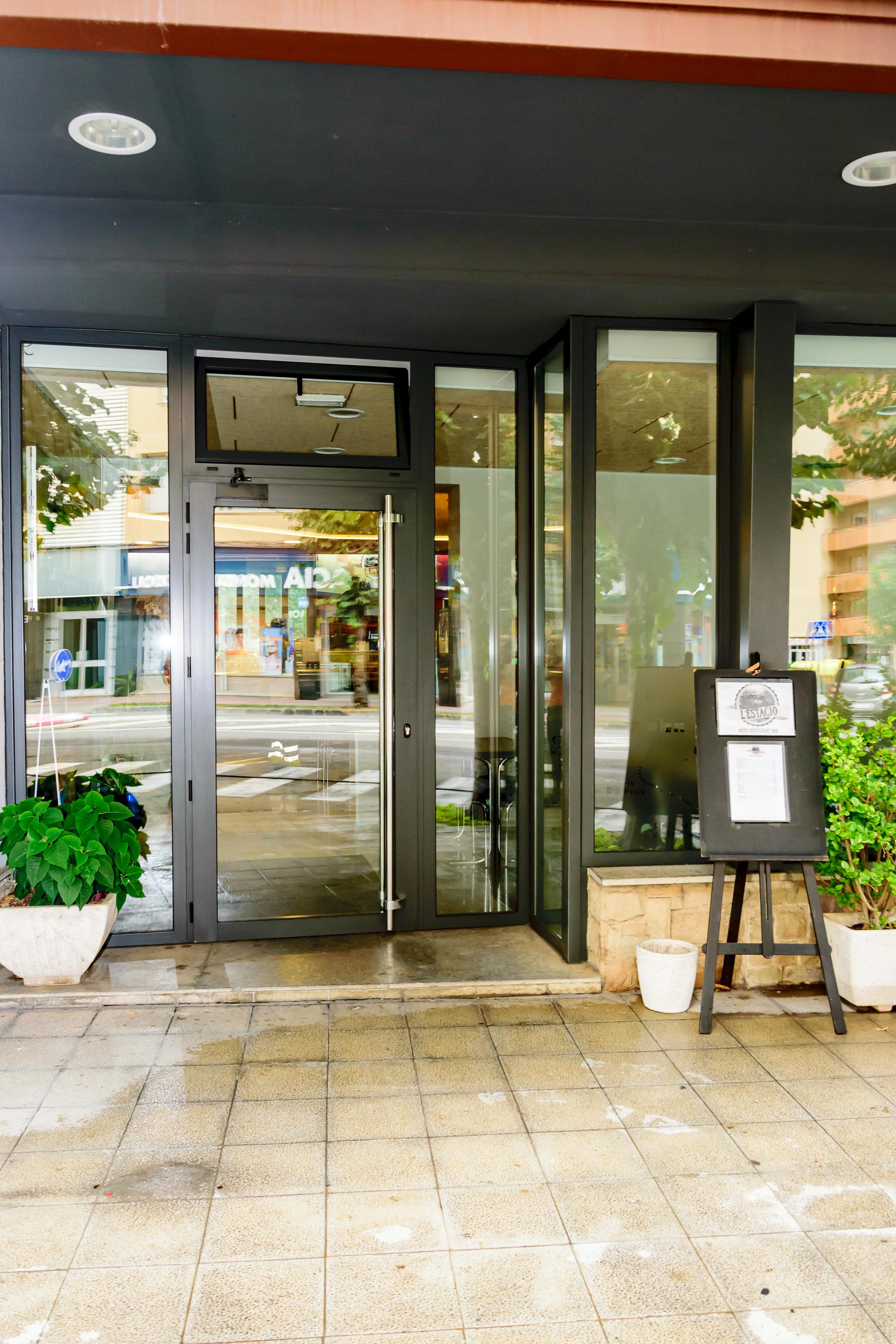 Hotel Estacio (Adults Only) Olot Luaran gambar