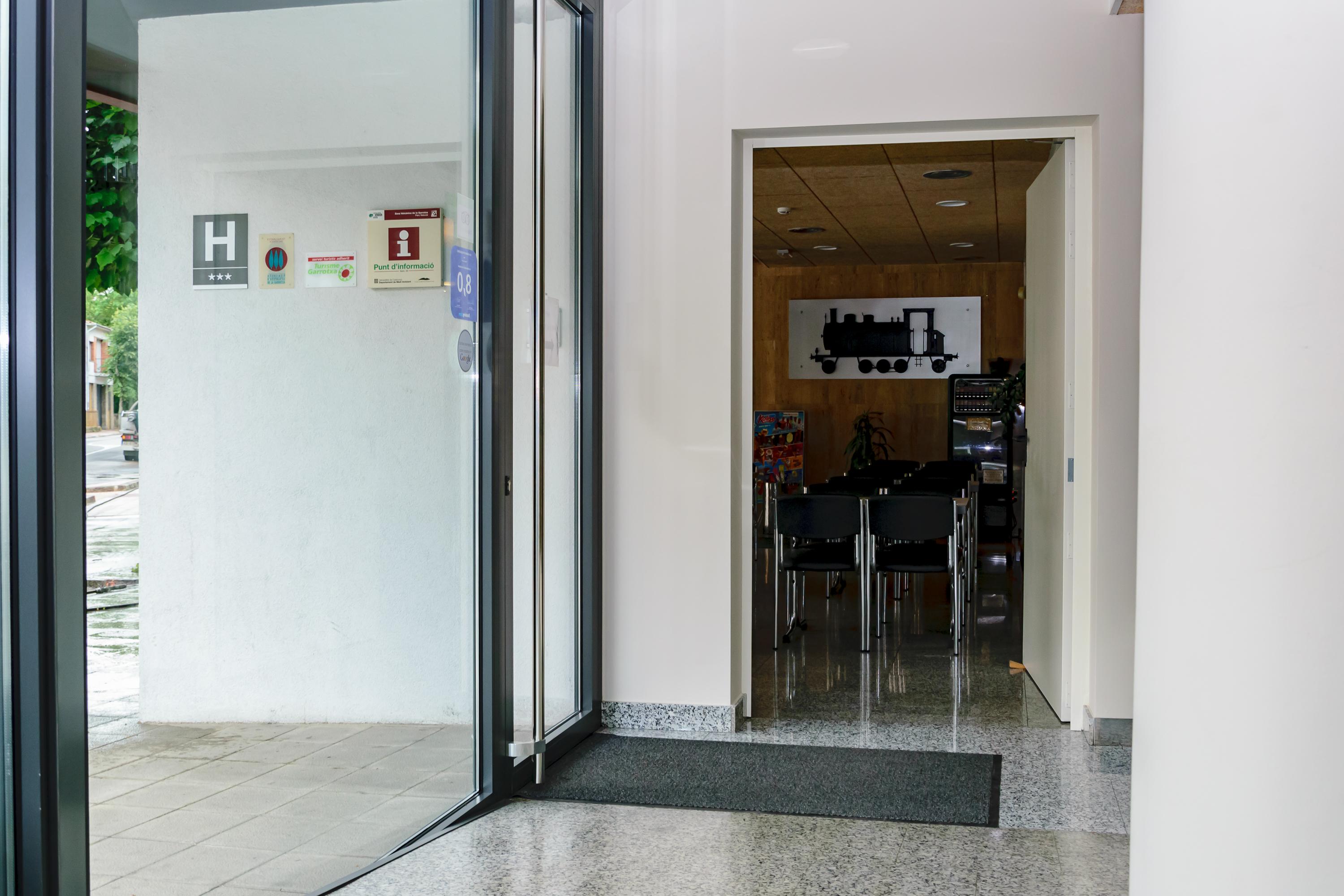 Hotel Estacio (Adults Only) Olot Luaran gambar
