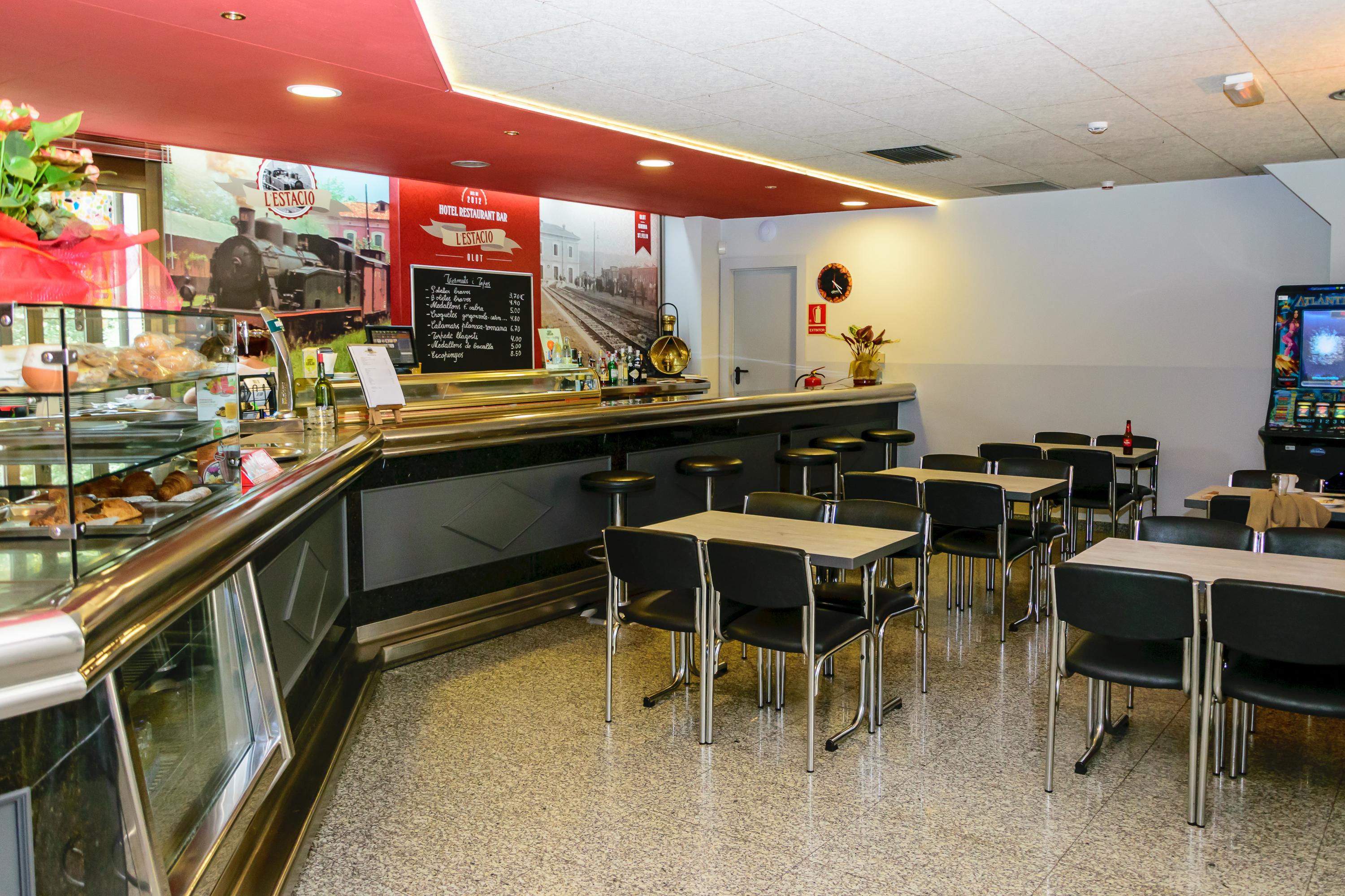 Hotel Estacio (Adults Only) Olot Luaran gambar