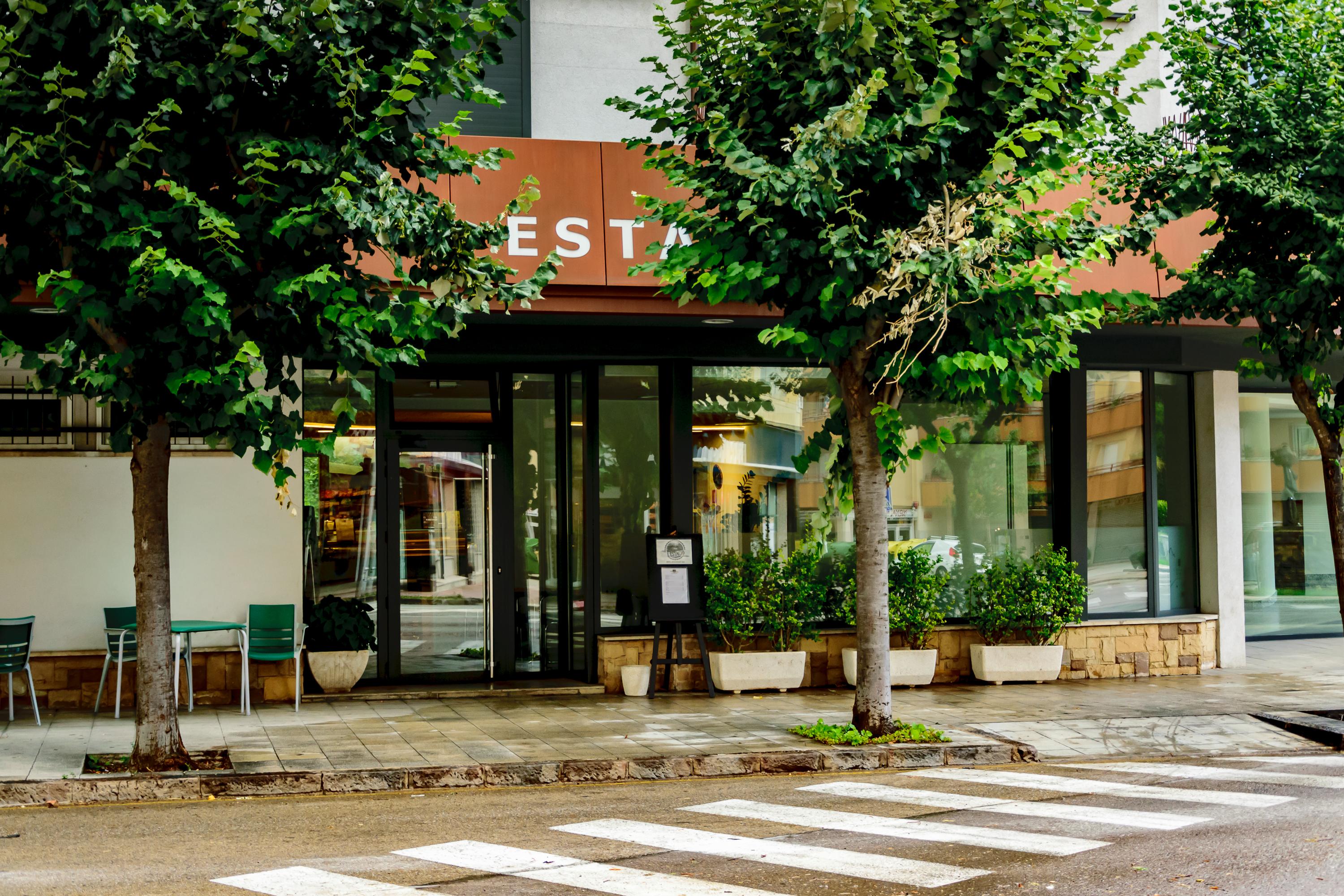 Hotel Estacio (Adults Only) Olot Luaran gambar